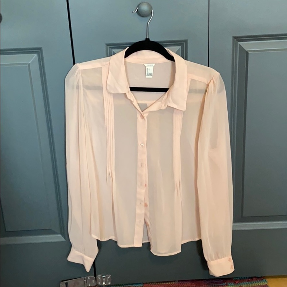 Women’s size L blush-colored blouse